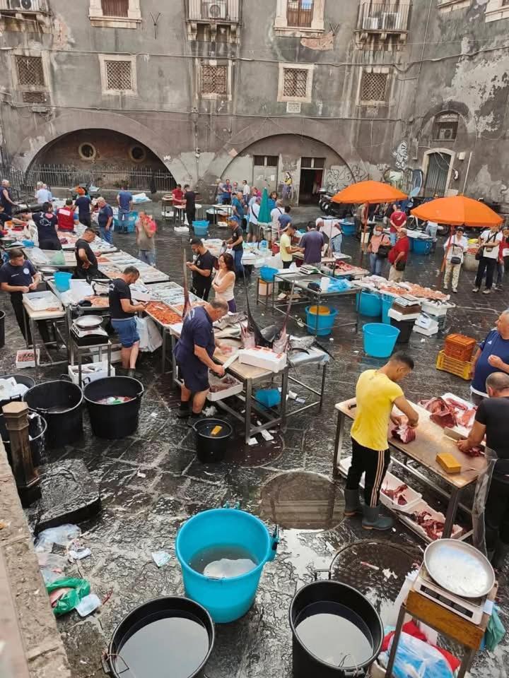 A Casuzza Apartamento Catânia Exterior foto